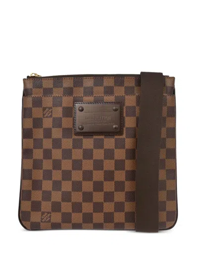 Pre-owned Louis Vuitton 2010 Brooklyn Pochette Plate Shoulder Bag In Brown