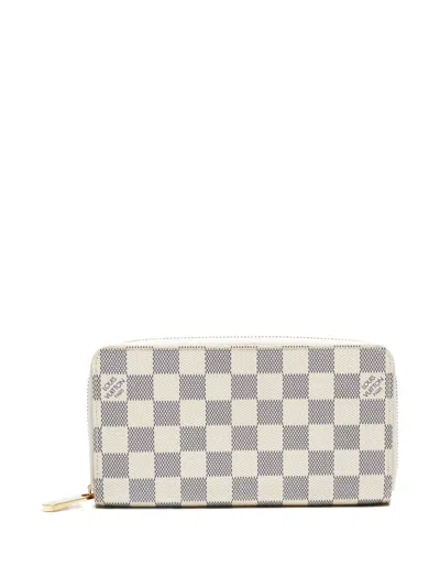 Pre-owned Louis Vuitton 2010 Damier Azur Zippy Wallet In White