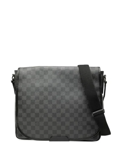 Pre-owned Louis Vuitton 2010 Damier Graphite Daniel Mm Crossbody Bag In Black