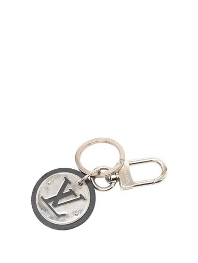 Pre-owned Louis Vuitton 2010-2025 Stainless Steel And Calfskin Lv Cut Circle Holder Key Chain In Black