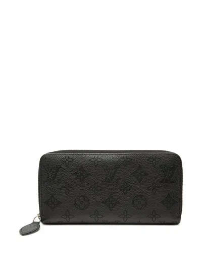 Pre-owned Louis Vuitton 2010-2026 Monogram Mahina Zippy Wallet Long Wallets In Black