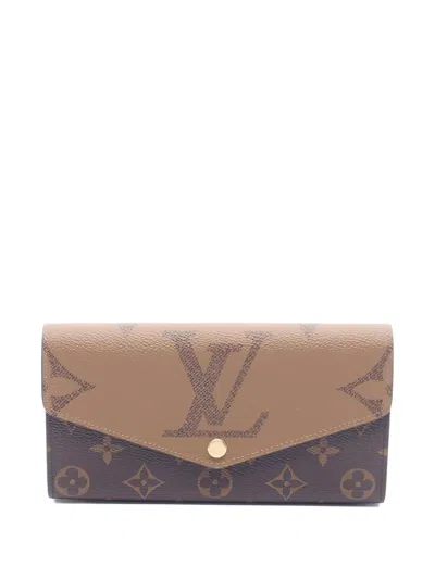 Pre-owned Louis Vuitton 2010s Portefeuille Sarah Giant Reverse Wallet In Neutral