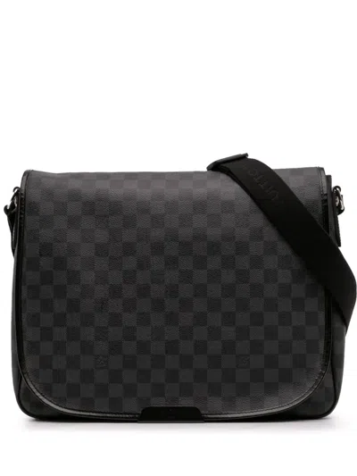 Pre-owned Louis Vuitton 2011 Damier Graphite Daniel Mm Crossbody Bag In Black
