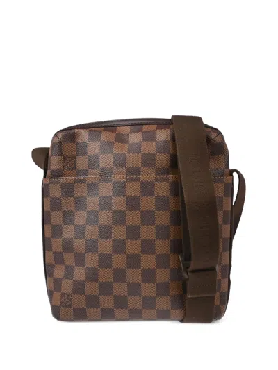 Pre-owned Louis Vuitton 2011 Trotteur Beaubourg Shoulder Bag In ブラウン