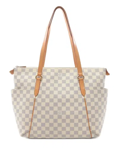 Pre-owned Louis Vuitton 2012 Totally Mm Leather Tote Bag In Neutral