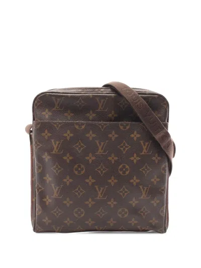 Pre-owned Louis Vuitton 2012 Trotteur Beaubourg Shoulder Bag In 褐色