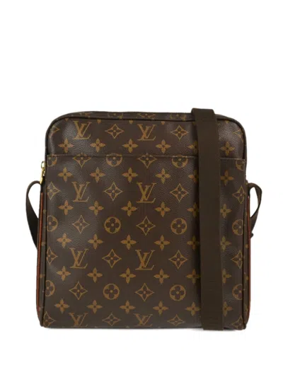 Pre-owned Louis Vuitton 2012 Trotteur Beaubourg Shoulder Bag In Brown
