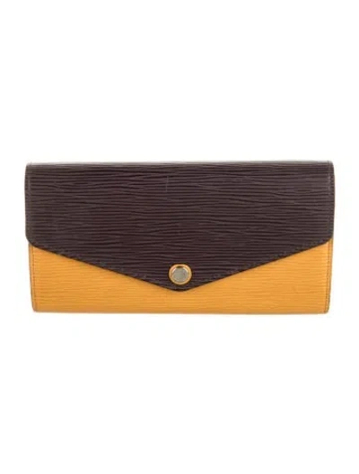 Pre-owned Louis Vuitton 2013 Signature Logo Sarah Wallet In Yellow