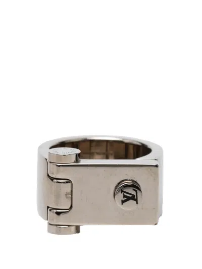 Pre-owned Louis Vuitton 2015 Brass Hinge Lock Ring Costume Ring In Silver