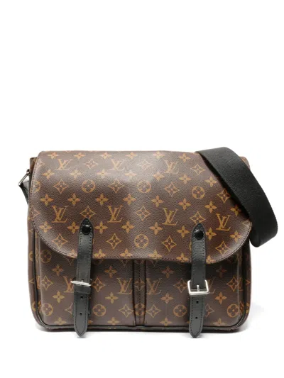 Pre-owned Louis Vuitton 2016 Christopher Messenger Bag In Brown