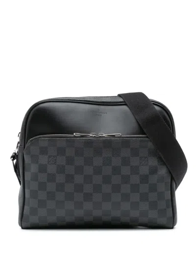 Pre-owned Louis Vuitton 2017 Damier Graphite Dayton Reporter Pm Crossbody Bag In Black