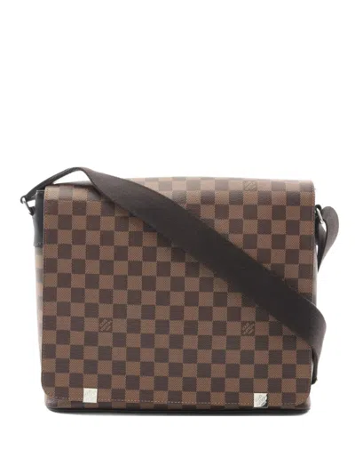 Pre-owned Louis Vuitton 2017 District Mm Shoulder Bag In Brown