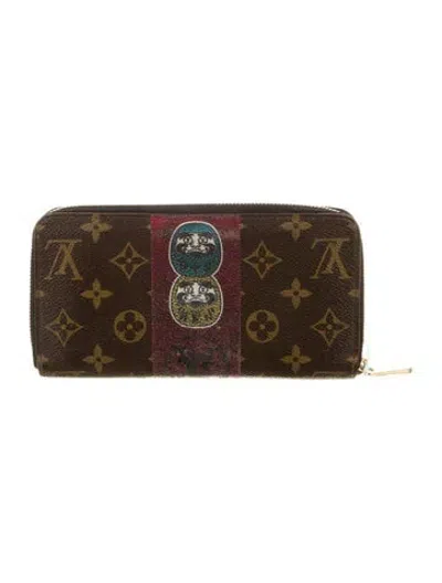 Pre-owned Louis Vuitton 2017 Lv Monogram Zippy Wallet In Brown