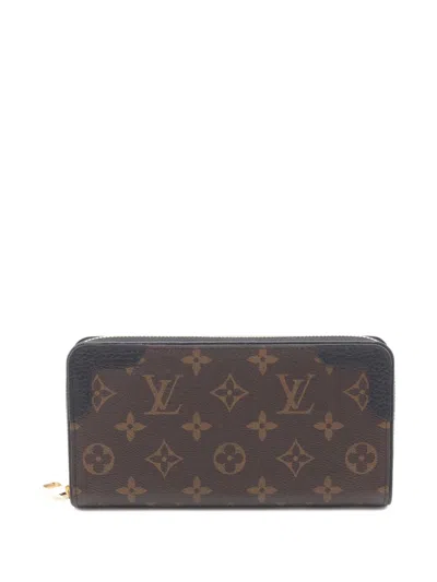 Pre-owned Louis Vuitton 2017 Retiro Monogram Zipper Wallet In Brown