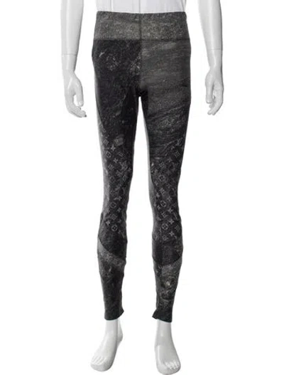 Pre-owned Louis Vuitton 2018 Joggers In Gray