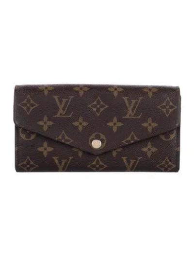Pre-owned Louis Vuitton 2018 Lv Monogram Sarah Wallet In Brown
