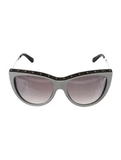 Pre-owned Louis Vuitton 2018 Lv Monogram Sunglasses In White