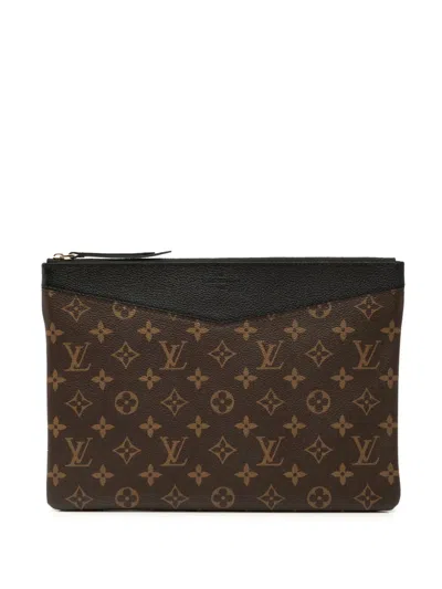 Pre-owned Louis Vuitton 2018 Monogram Daily Pouch Clutch Bag In Brown
