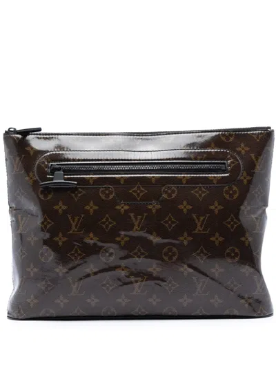 Pre-owned Louis Vuitton 2018 Monogram Glaze Pochette Cosmos Clutch Bag In Brown