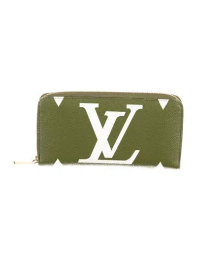 Pre-owned Louis Vuitton 2019 Lv Monogram Zippy Wallet In Green
