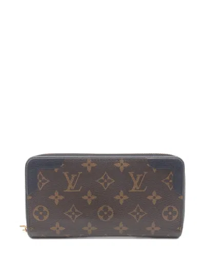 Pre-owned Louis Vuitton 2019 Monogram Retiro Zipper Wallet In Brown