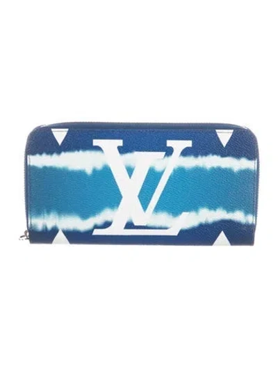 Pre-owned Louis Vuitton 2020 Lv Monogram Zippy Wallet In Blue
