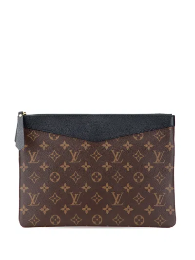 Pre-owned Louis Vuitton 2020 Monogram Daily Pouch Clutch Bag In Brown