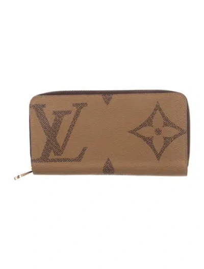 Pre-owned Louis Vuitton 2020 Monogram Giant Pattern Zippy Wallet In Brown
