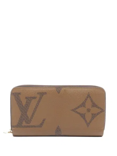 Pre-owned Louis Vuitton 2020 Monogram Giant Reverse Zippy Wallet Long Wallets In Brown