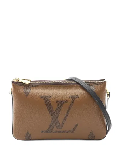 Pre-owned Louis Vuitton 2020 Pochette Double-zip Monogram Giant Reverse Shoulder Bag In Brown