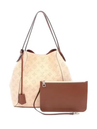 Pre-owned Louis Vuitton 2021 Hina Mm Handbag In Neutral