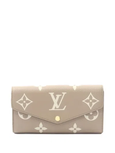 Pre-owned Louis Vuitton 2021 Sarah Monogram Wallet In Neutral