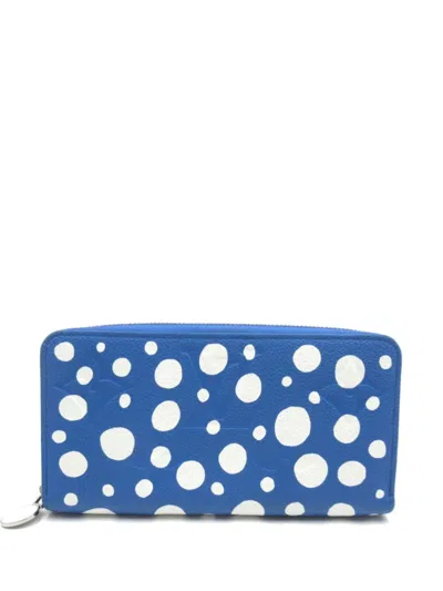Pre-owned Louis Vuitton 2021 X Yayoi Kusama Zippy Wallet In 蓝色