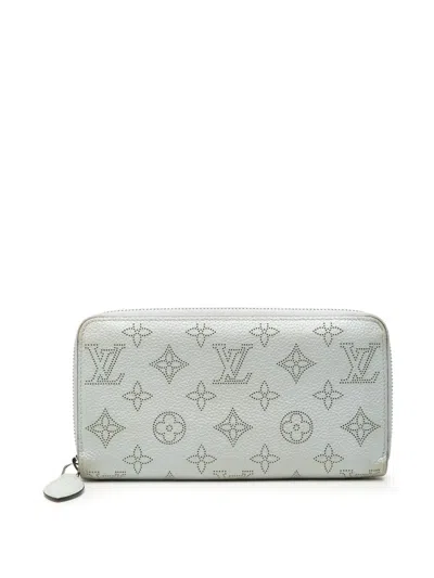 Pre-owned Louis Vuitton 2021-2026 Monogram Mahina Zippy Wallet Long Wallets In Gray