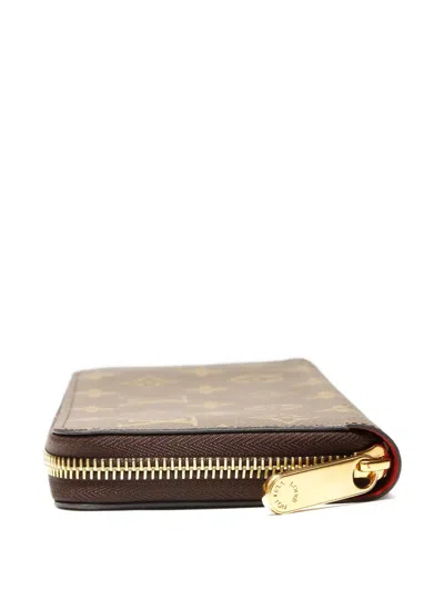 Pre-owned Louis Vuitton 2022-2025 Zippy Wallet In Brown