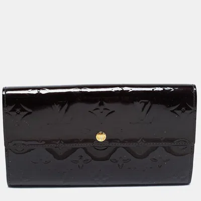 Pre-owned Louis Vuitton Amarante Monogram Vernis Sarah Wallet In Burgundy