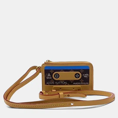 Pre-owned Louis Vuitton Beige Leather Card Holder In Sand