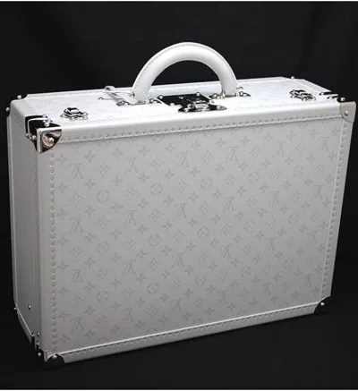 Pre-owned Louis Vuitton Bisten 50 Trunk In White