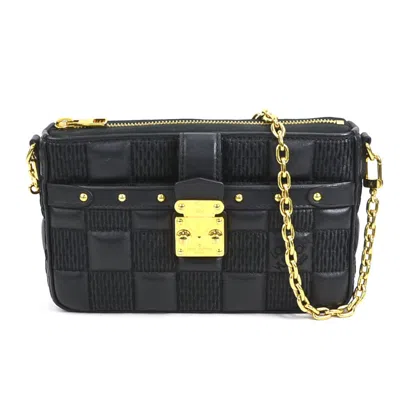 Pre-owned Louis Vuitton Black Leather Pochette Shoulder Bag ()