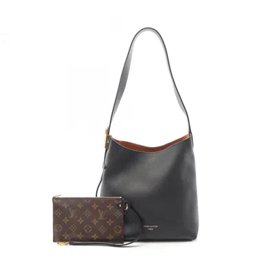 Pre-owned Louis Vuitton Black Leather Pouch Shoulder Bag ()