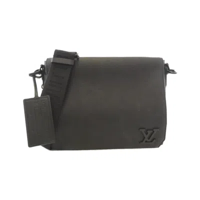 Pre-owned Louis Vuitton Black Leather Shoulder Bag ()
