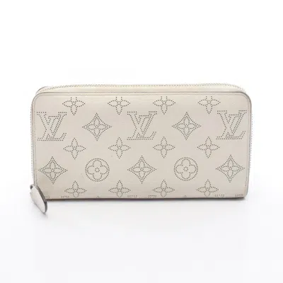 Pre-owned Louis Vuitton Blanc White Mahina Leather Leather Long Wallet (bi-fold) ()