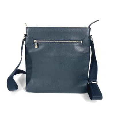 Pre-owned Louis Vuitton Boreal Navy Taiga Leather Shoulder Bag ()