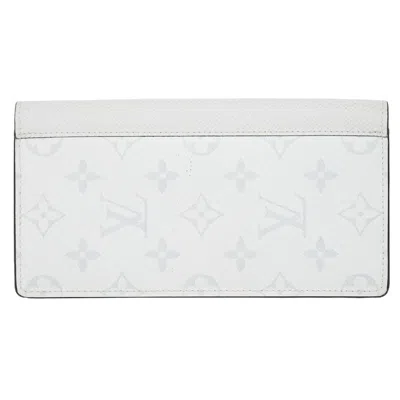 Pre-owned Louis Vuitton Brazza Leather Wallet () In White