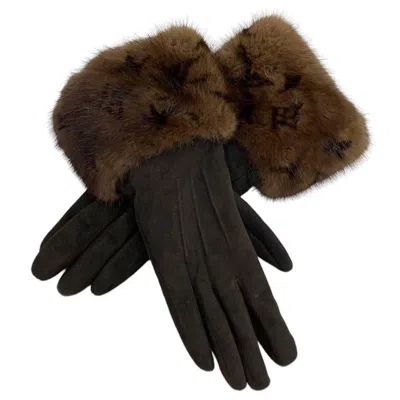 Pre-owned Louis Vuitton Brown In Mink Gloves