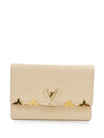 Pre-owned Louis Vuitton Capucines Logo Wallet In White