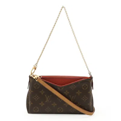 Pre-owned Louis Vuitton Cerise Monogram Red Color Monogram Leather Clutch Bag Shoulder Bag ()