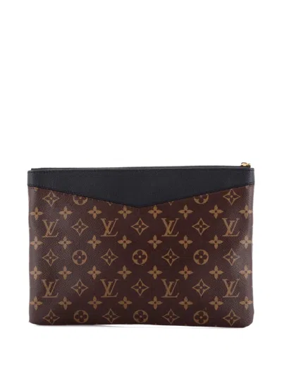 Pre-owned Louis Vuitton Daily Monogram Canvas Pouch In Black