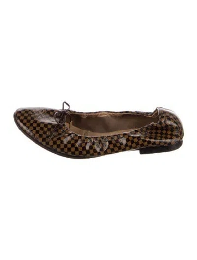 Pre-owned Louis Vuitton Damier Ebene Pattern Patent Leather Ballet Flats In Brown