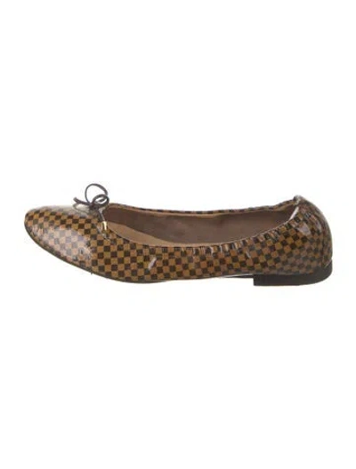 Pre-owned Louis Vuitton Damier Ebene Pattern Patent Leather Ballet Flats In Brown